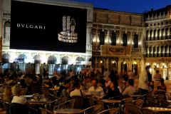 02_giant-advertising-correr-museum-venice_bulgari