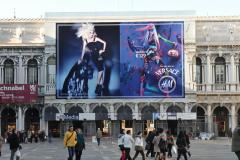 11_giant-advertising-venice_handm