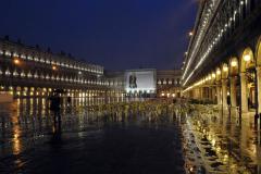 15_giant-advertising-venice_heach