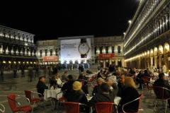 17_giant-advertising-venice_iwc