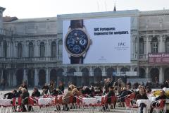 18_giant-advertising-venice_iwc