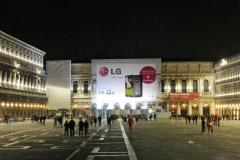 25_giant-advertising-venice_lg