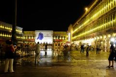 40_giant-advertising-venice_murphy