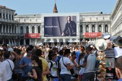 66_giant-advertising-venice_zegna