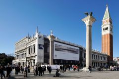 21_giant-advertising-marciana-library-venice_istanbu