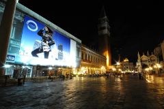 30_giant-advertising-marciana-library-venice_rinaldi