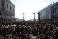 31_giant-advertising-marciana-library-venice_rolex