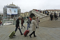 03_giant-advertising-scalzi-church-venice_marinaYachting
