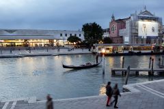 05_giant-advertising-scalzi-church-venice_marinaYachting