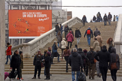 08_giant-advertising-scalzi-church-venice_easyJet