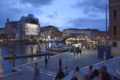 28_giant-advertising-scalzi-church-venice_pandora