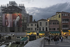 venezia, chiesa degli scalzi, telo armani