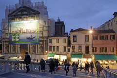 37_giant-advertising-scalzi-church-venice_alitalia