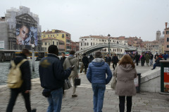 46_giant-advertising-scalzi-church-venice_tomford