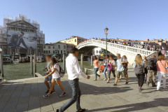 60_giant-advertising-scalzi-church-venice_aeromilitare