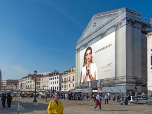 001_giant-advertising-riva-degli-schiavoni-chiesa-della-pieta-venice_M-Bicego