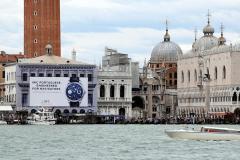 15_giant-advertising-zecca-palace-venice_iwc