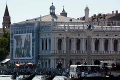 22_giant-advertising-zecca-palace-venice_kors