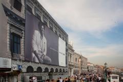 25_giant-advertising-zecca-palace-venice_lacoste