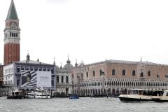 30_giant-advertising-zecca-palace-venice_maxmara