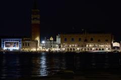 35_giant-advertising-zecca-palace-venice_maxmara