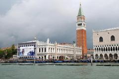 40_giant-advertising-zecca-palace-venice_pandora