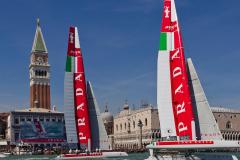48_giant-advertising-zecca-palace-venice_prada