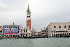 50_giant-advertising-zecca-palace-venice_prada
