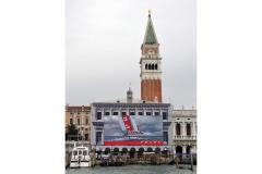 51_giant-advertising-zecca-palace-venice_prada