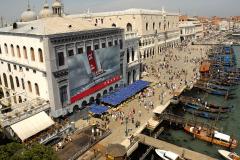 55_giant-advertising-zecca-palace-venice_prada