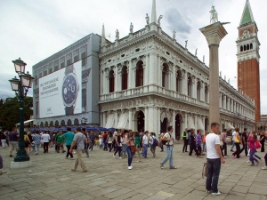 17_giant-advertising-zecca-palace-venice_iwc